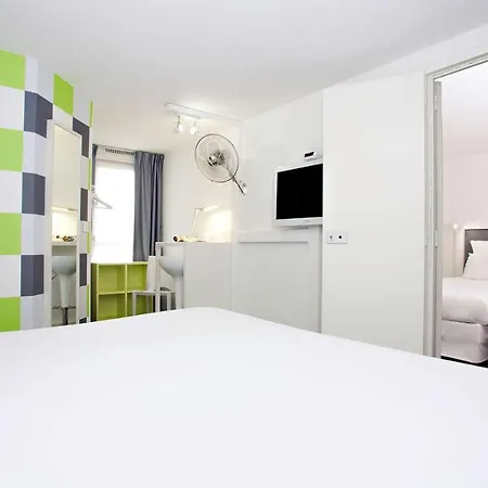 Sure By Western Bordeaux Aeroport 3*