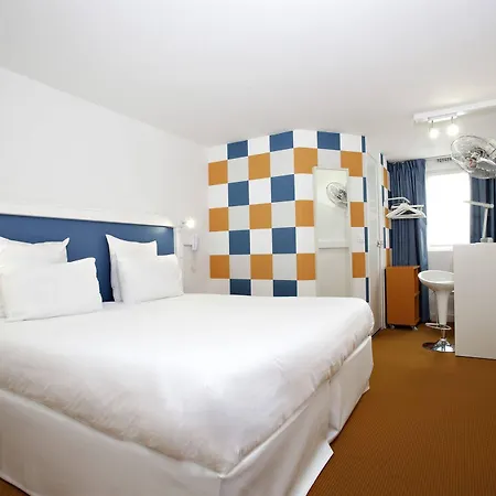 Sure By Western Bordeaux Aeroport Готель 3*