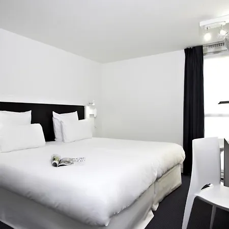Sure By Western Bordeaux Aeroport 3*