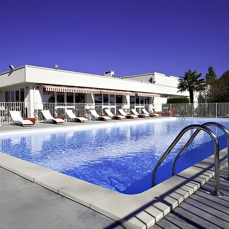 Sure By Western Bordeaux Aeroport Готель 3*