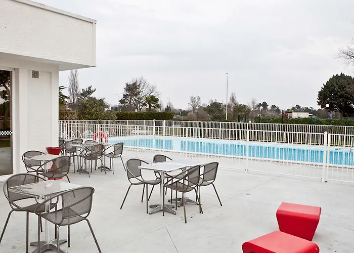 Sure By Western Aeroport Hotel Bordéus