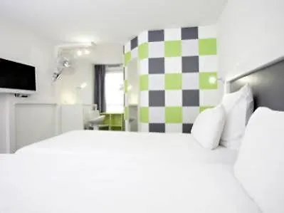 Sure By Western Aeroport ホテル