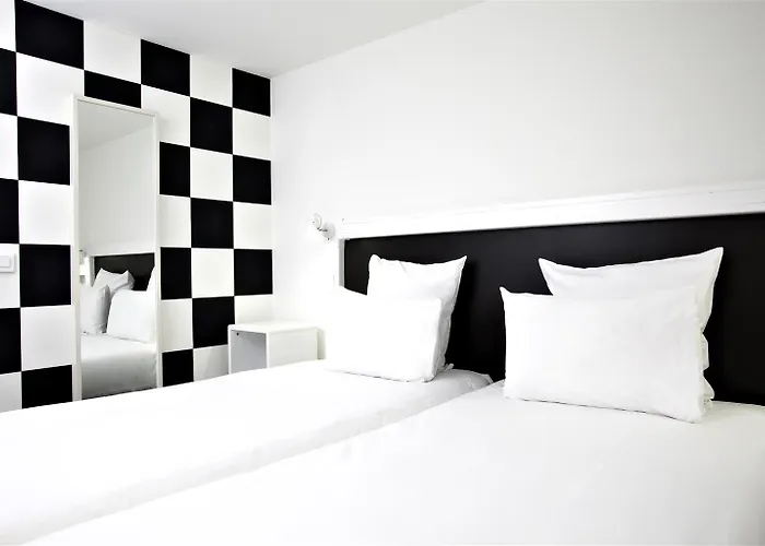 Sure By Western Aeroport Hotel Bordeaux